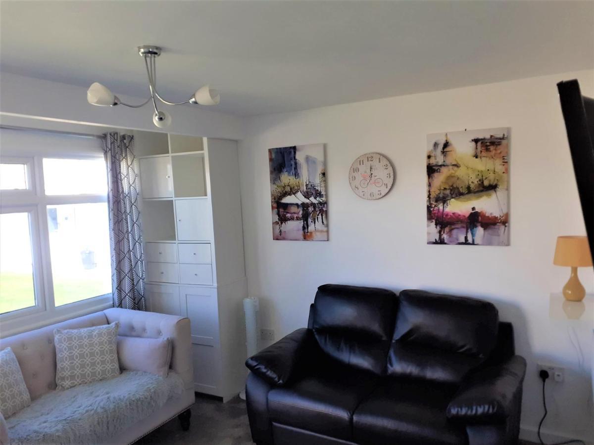 Fabulous 2 Bedroom Dog Friendly Chalet 5 Min Walk To Beach, Nr Gt Yarmouth & Norfolk Broads Scratby Екстер'єр фото
